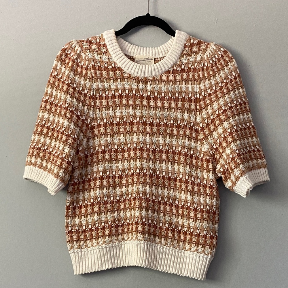 Universal Thread Tan and Cream Crew Neck Sweater